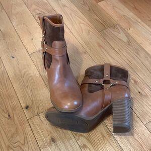 Lauren Ralph Lauren camel/brown leather Dylan boots Size 5.5